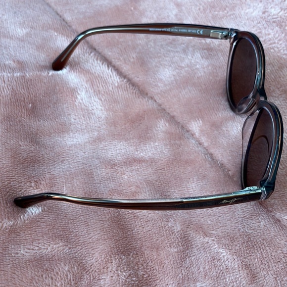 Maui Jim Mariana Sunglasses - Picture 6 of 7